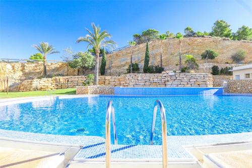 Skyline 11 Sunny balcony with stunning sea views 3