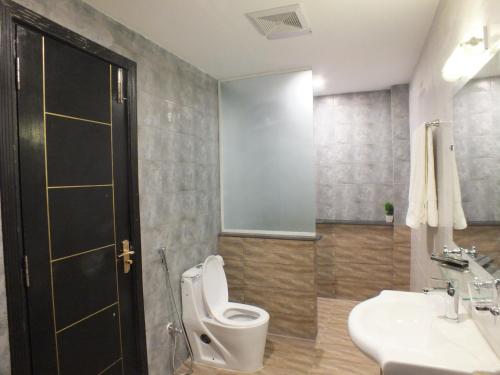 Humming Bird Resort and Executive Suites – Murree, IN