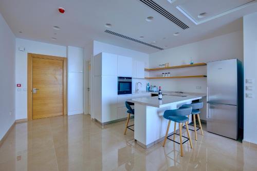 Luxurious Apt with Ocean Views and Pool in Tigne Point, Sliema (fotografie 5)