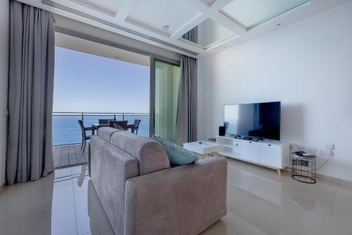 Luxurious Apt with Ocean Views and Pool in Tigne Point, Sliema (fotografie 9)
