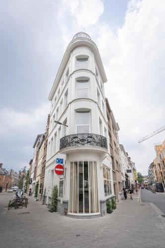 Shway60 Family House – Antwerp, DC