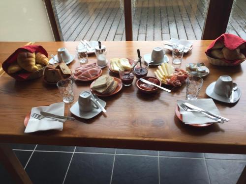 Toit ja joogid, Patio do Xisto in Gondramaz