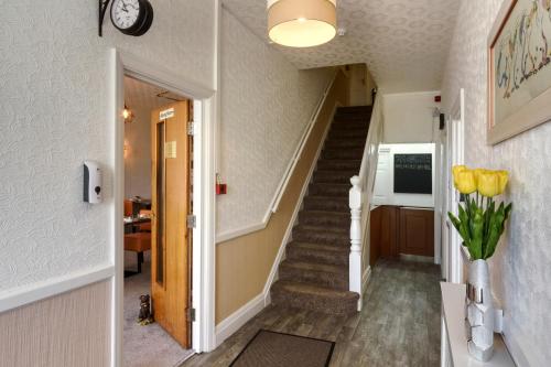 Palm Court Seafront Accommodation - image 2