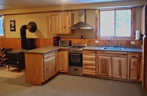 ML 'As Seen on TV' home, SPECTACULAR scenery, beach, AC, outdoor kitchen, fire pit Weddings