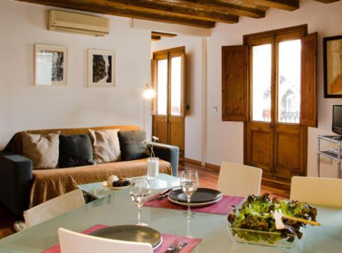 Ripoll Apartments - image 11