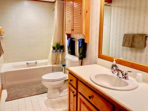 O1 Slopeside Bretton Woods cottage with AC large patio and private yard Walk to slopes O1 Slopeside Bretton Woods cottage with AC large patio and private yard Walk to slopes