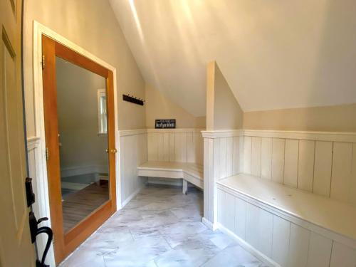 E7 Sunny Bretton Woods private home next to the slopes of Bretton Woods Hot Tub, Wifi E7 Sunny Bretton Woods private home next to the slopes of Bretton Woods Hot Tub, Wifi