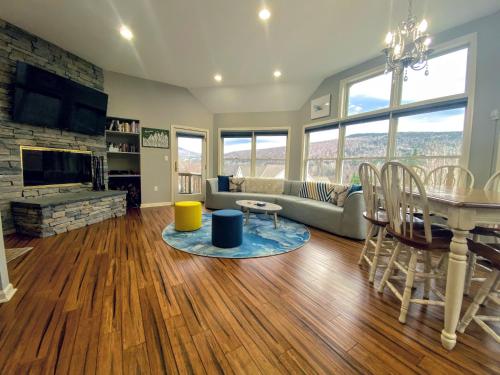 E7 Sunny Bretton Woods private home next to the slopes of Bretton Woods Hot Tub, Wifi E7 Sunny Bretton Woods private home next to the slopes of Bretton Woods Hot Tub, Wifi