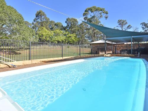 Blaxlands Homestead - Nothing is closer opposite Hope Estate with Wifi and Pool plus Fireplace Hunter Valley