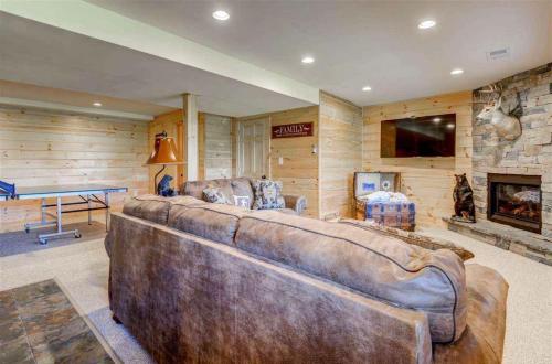 Létesítmények, OE Beautiful modern log home on 17 acres private views fire pit Ping Pong AC in Whitefield