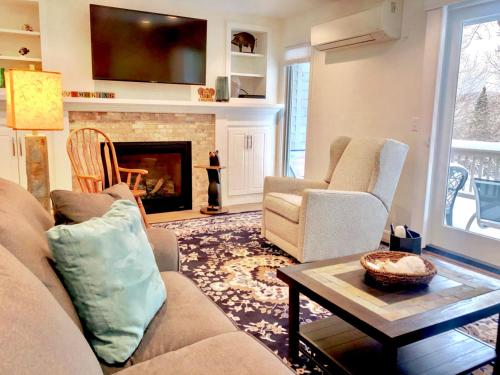 R5 Completely renovated Bretton Woods condo AC unbeatable SKI-IN SKI-OUT location Fast wifi R5 Completely renovated Bretton Woods condo AC unbeatable SKI-IN SKI-OUT location Fast wifi