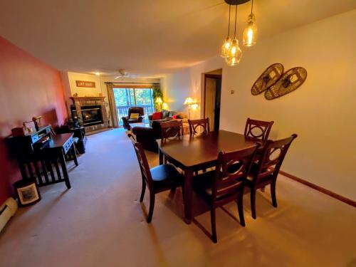 S4 Ski Slope Views Bretton Woods condo with easy access to Mt Washington Skiing White Mountains thumb 2