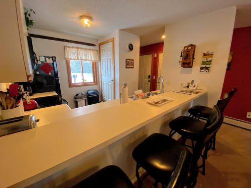 S4 Ski Slope Views Bretton Woods condo with easy access to Mt Washington Skiing White Mountains thumb 4