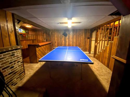 JS Bethlehem Family Home with great yard AC ping pong Outdoor pool Hot Tub coming soon - image 5