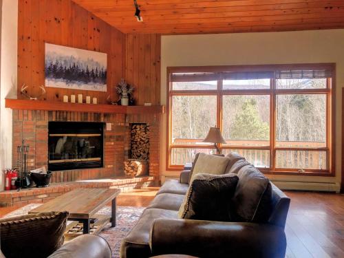 W7 Fully Renovated Townhouse in Bretton Woods with fantastic ski slope views, fast WiFi