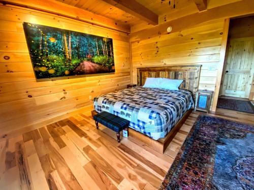 UV Log home with direct Cannon Mountain views Minutes to attractions Fireplace Pool Table AC