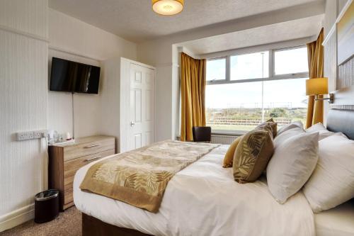 Palm Court Seafront Accommodation - image 6