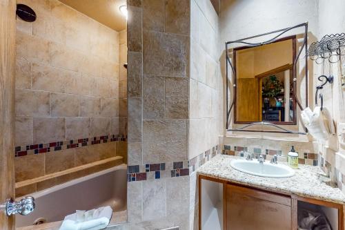 2914 River Bank Lodge - Keystone - image 5