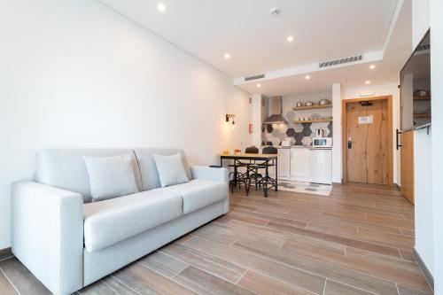 Roots Hotel - image 7