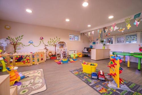 Kinderclub, Lensbury Resort in Twickenham