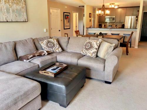 S5 Renovated Bretton Woods Resort condo with beautiful mountain views Fast wifi thumb 4