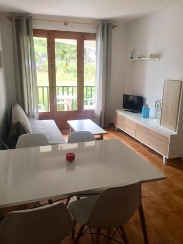  2 bedrooms appartement with shared pool furnished balcony and wifi at Arenal den Castell in Arenal den Castell