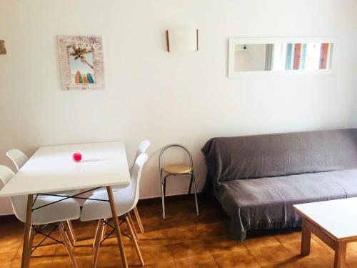  2 bedrooms appartement with shared pool furnished balcony and wifi at Arenal den Castell in Arenal den Castell