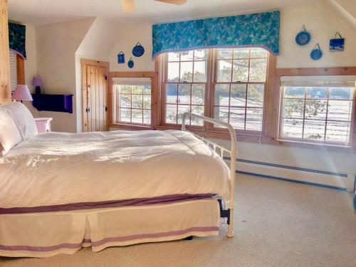 FL Quintessential LAKE HOUSE close to Bretton Woods Santa's Village and Forest Lake State Park - image 6