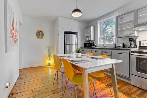 2 bedrooms, 4 beds