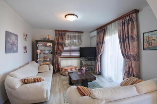 Flower Apartments - image 8