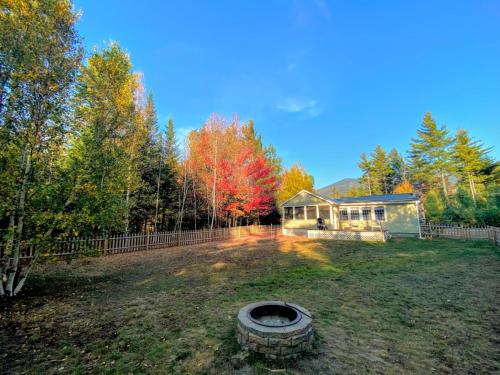 GC Adorable home 20 minutes from CannonFranconia Notch Fire Pit wifi laundry Pet friendly