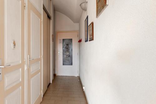 Apartment with one bedroom in Antibes with wonderful sea view shared pool furnished terrace 300 m from the beach - image 4