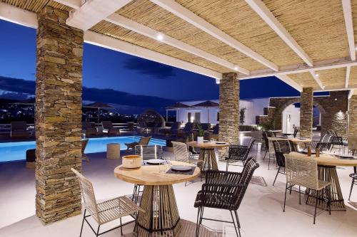 Nival Boutique Hotel - image 2