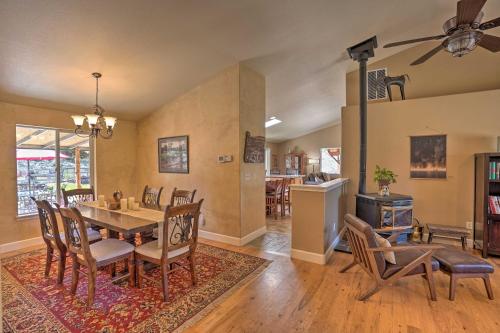 Pet-Friendly Redmond Retreat with Porch and Grill - image 2