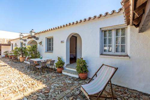 2 bedrooms, 4 beds