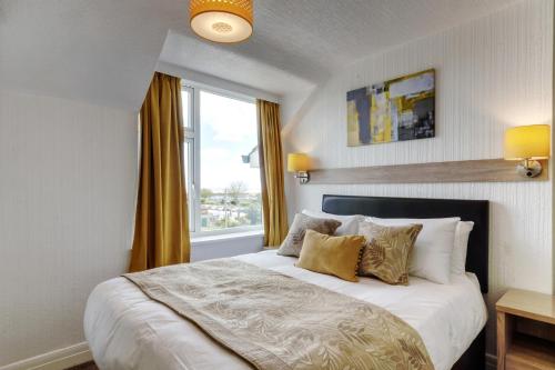 Palm Court Seafront Accommodation - image 10