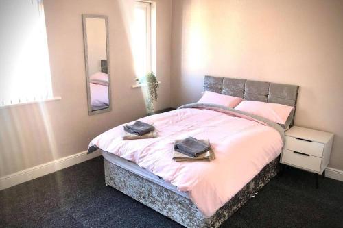The Manchester Pad - 3BR Entire house with parking gîte à louer Reddish North Railway Station