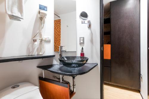 Double or Twin Room image 6