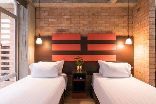 Double or Twin Room image 9