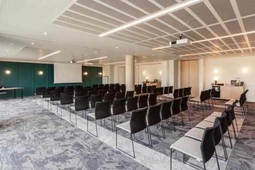 Novotel Cambridge North - image 12