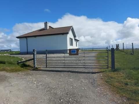 Beautiful quaint bungalow, spectacular views