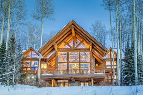 Benchmark Drive - The C Forever Lodge in Telluride, USA