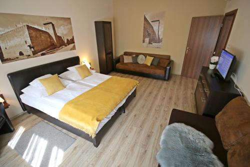 Gellény Lux Apartman - image 12