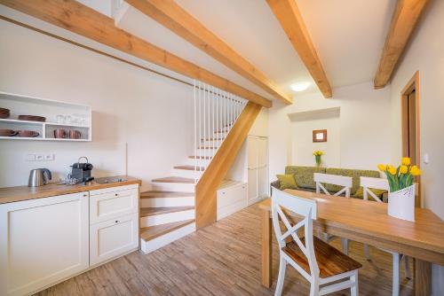 廚房, Hotel Bílý jednorožec (Hotel Bily jednorozec) in 特萊邦