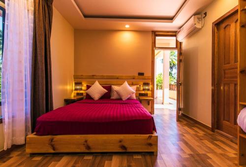 Endheri Sunset Room Type - Queen Room with Sea View