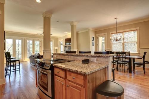 Choctaw Lodge Luxury Rental Home in Big Canoe - image 7