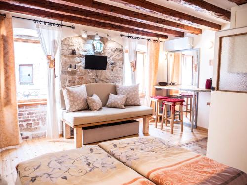  Apartment and Room Mauro, Ferienwohnung in Split