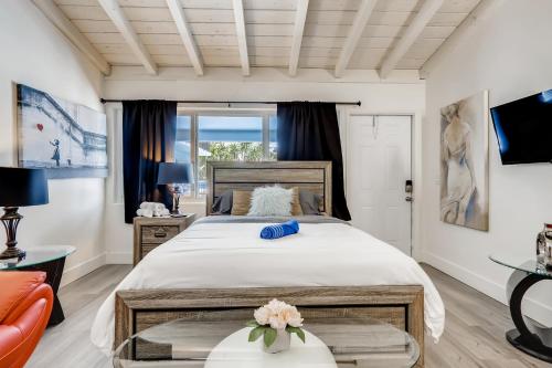 Coral Sands Boutique Lux Studio in West Palm Beach, USA