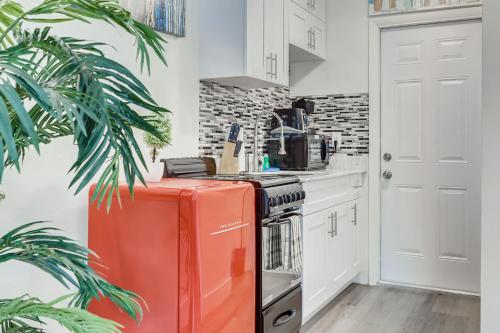 Coral Sands in Riviera Beach (FL)