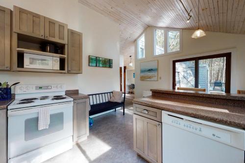 The Dome House - image 6